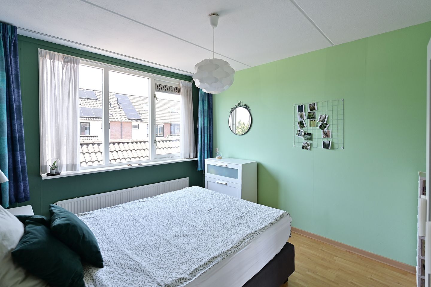 Spacious Extended Terraced Home with Six Bedrooms and Sunny Garden in Huizen — 14