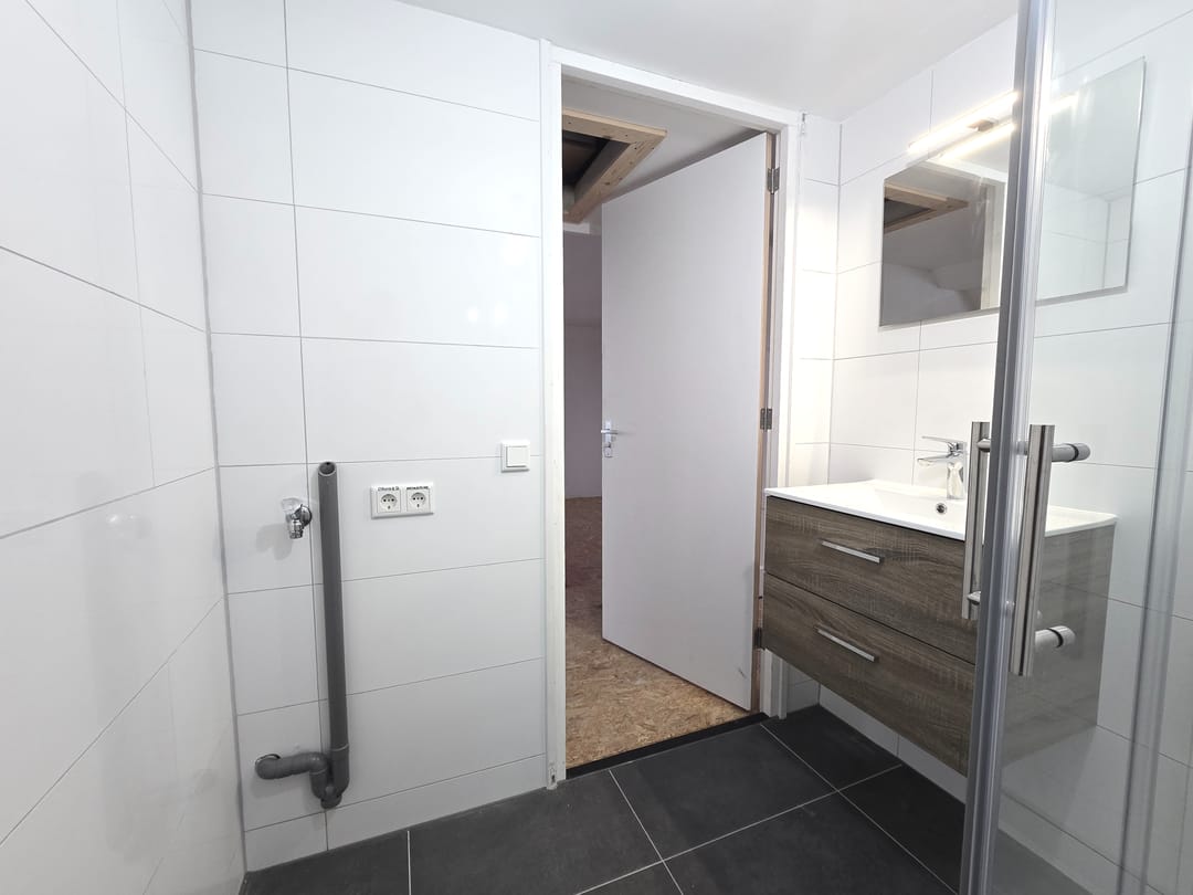 Multifunctional Property with Commercial Space and Separate Apartment in Heerlen — 32