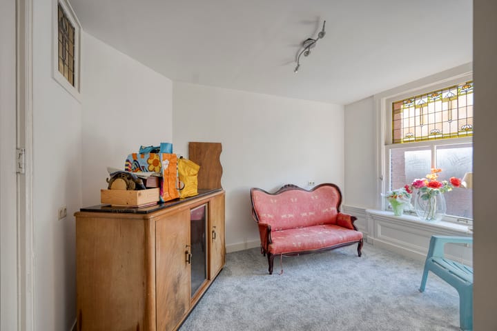 Tussenwoning te koop: Westzeedijk 106, Rotterdam