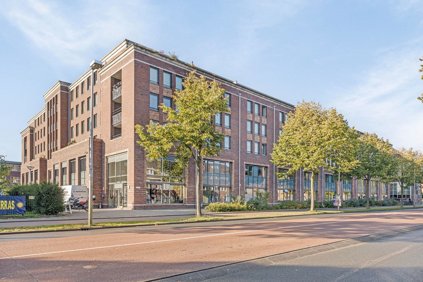 View photo 1 of Niasstraat 1