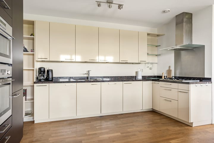 Appartement te koop: Annie M.G. Schmidtlaan 394, Voorschoten