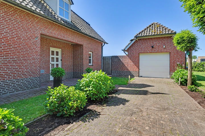 Photo 4 of Loverensestraat 5