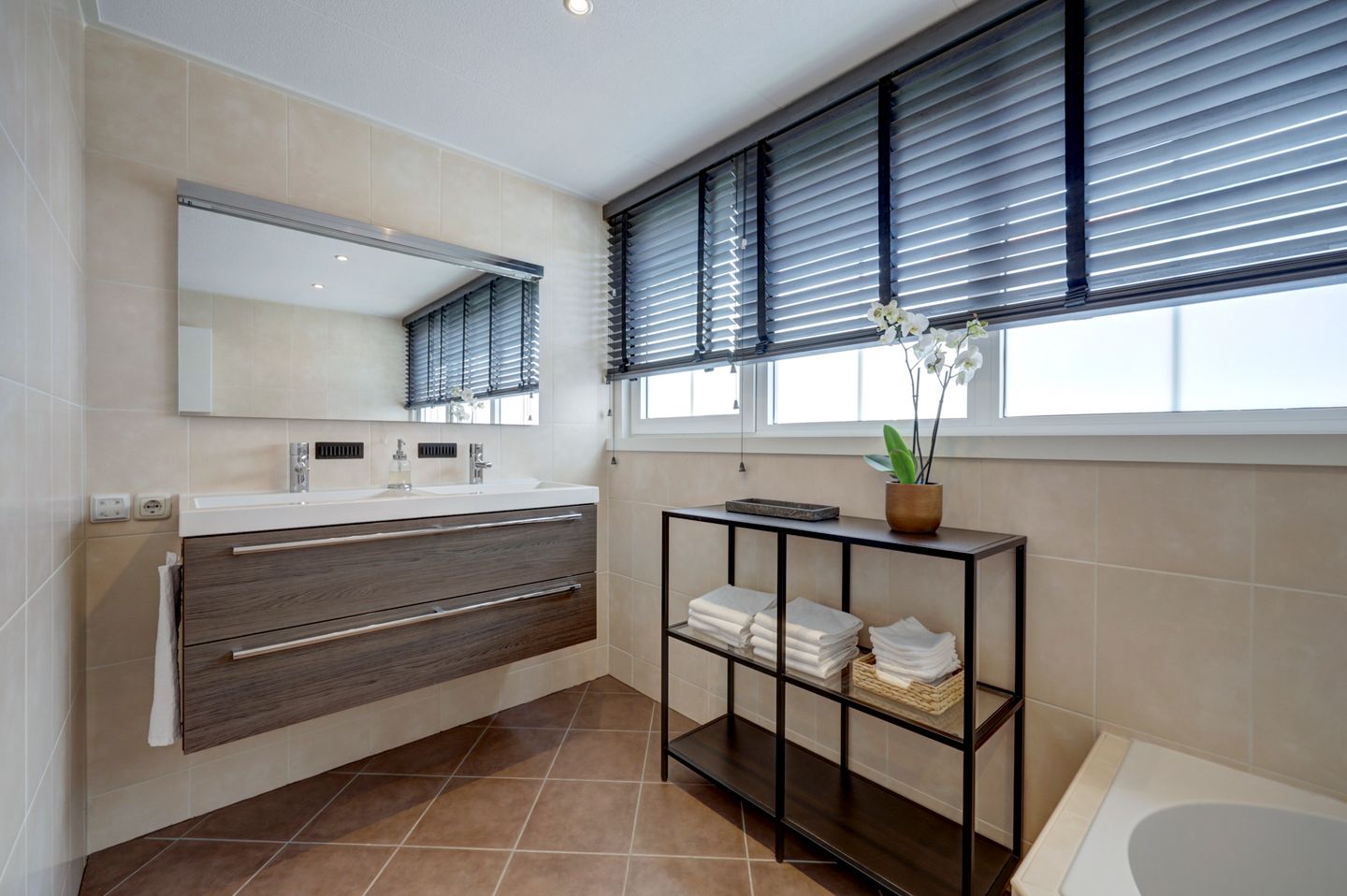 Modern Luxury Detached Villa in De Gilden, Dronten — 44