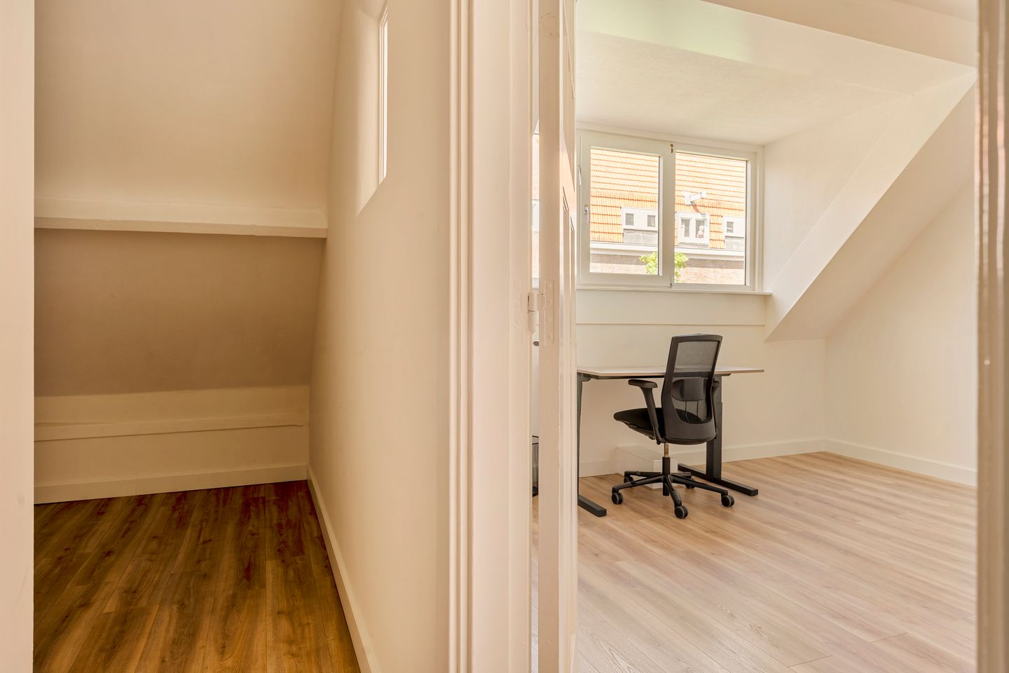 Fully Renovated Apartment in De Pijp with Versatile Extra Room — 25