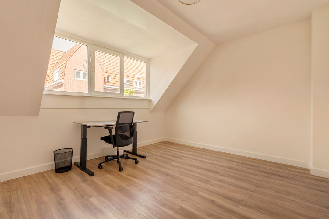 Fully Renovated Apartment in De Pijp with Versatile Extra Room — 26