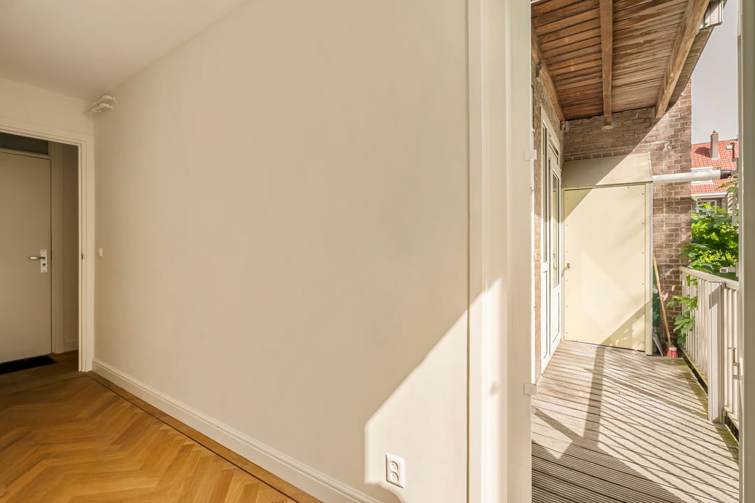 Fully Renovated Apartment in De Pijp with Versatile Extra Room — 23