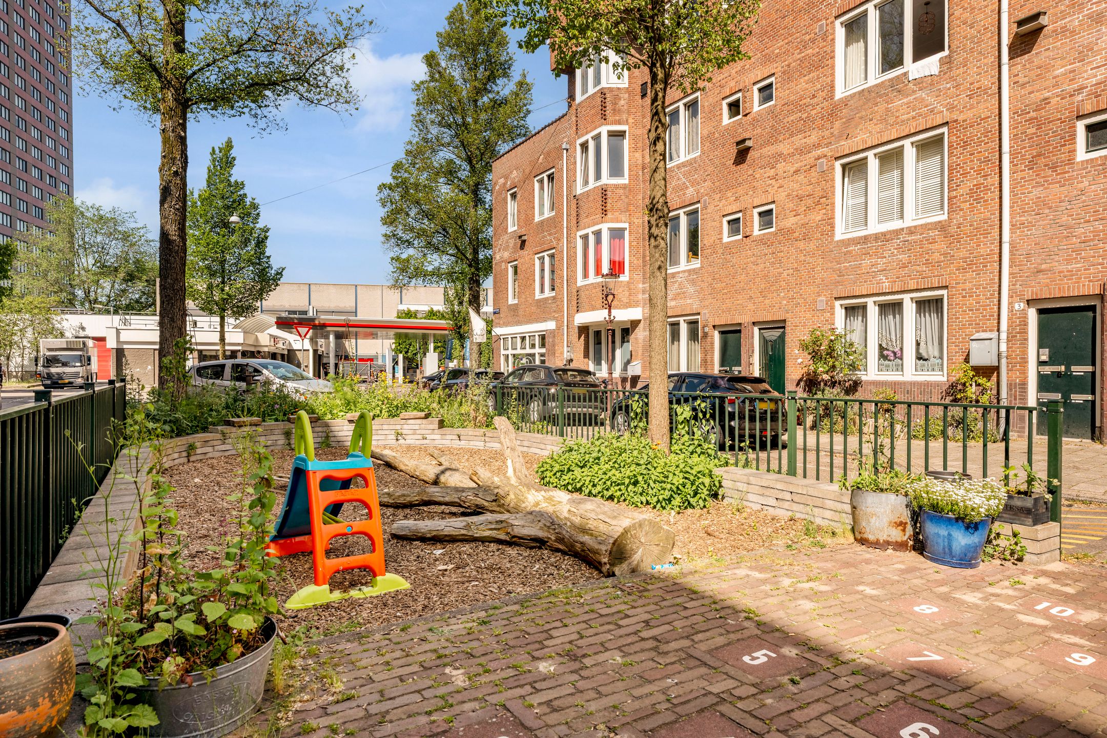 Fully Renovated Apartment in De Pijp with Versatile Extra Room — 30