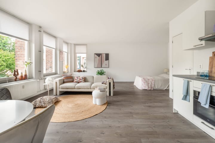 Photo 3 of Rogier van der Weydestraat 1-B15