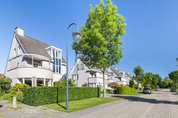 Vrijstaande woning te koop: De Wijmerts 16, Leeuwarden