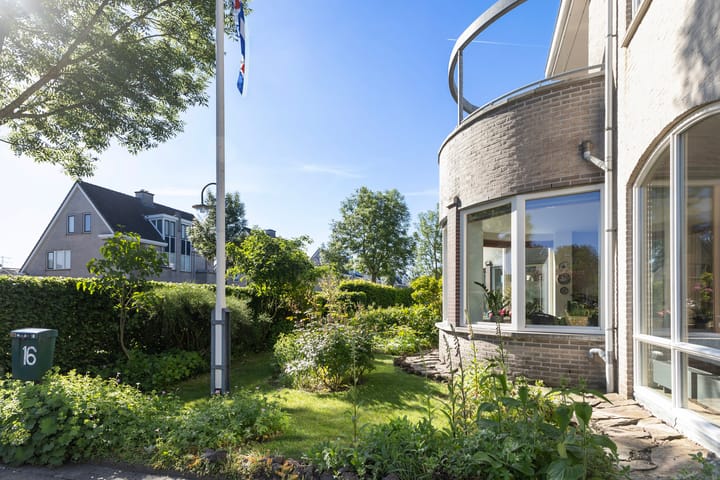 Vrijstaande woning te koop: De Wijmerts 16, Leeuwarden