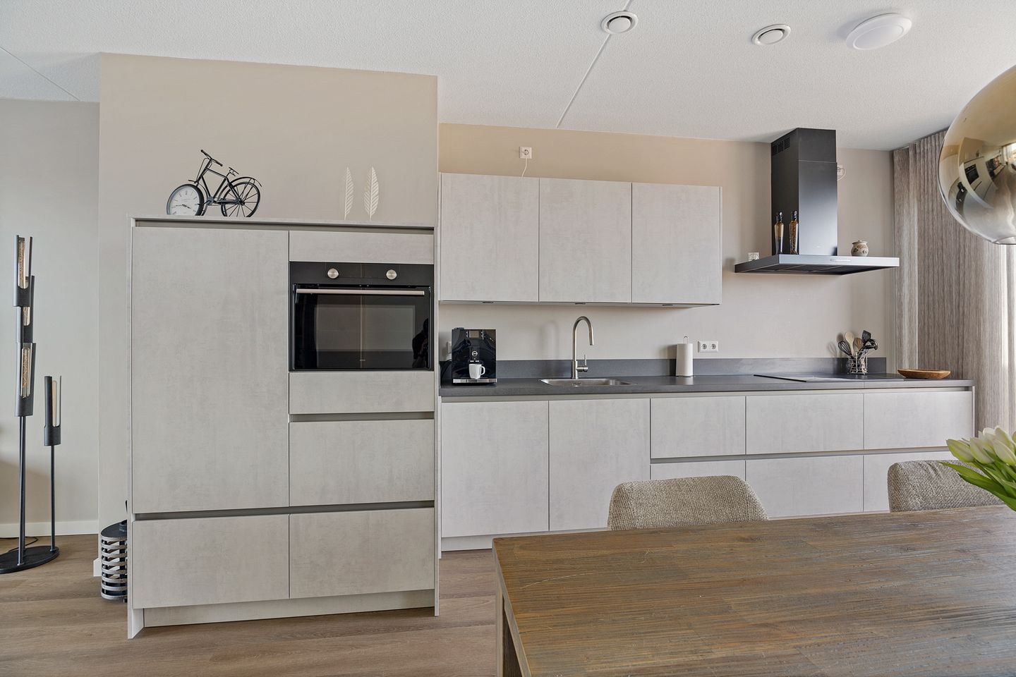 Photo 40 of Willemstraat 68