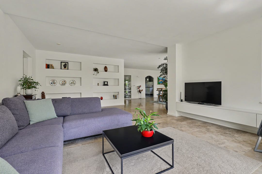 Spacious and Well-Maintained Detached Semi-Bungalow with Stunning Garden in Vlijmen — 8