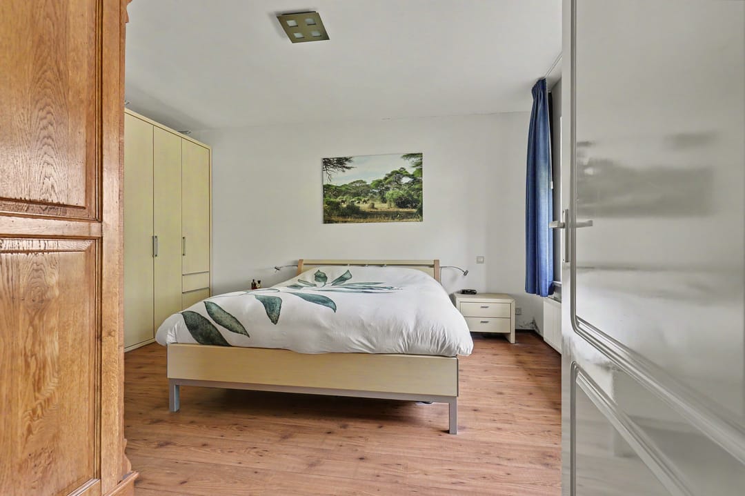 Spacious and Well-Maintained Detached Semi-Bungalow with Stunning Garden in Vlijmen — 17