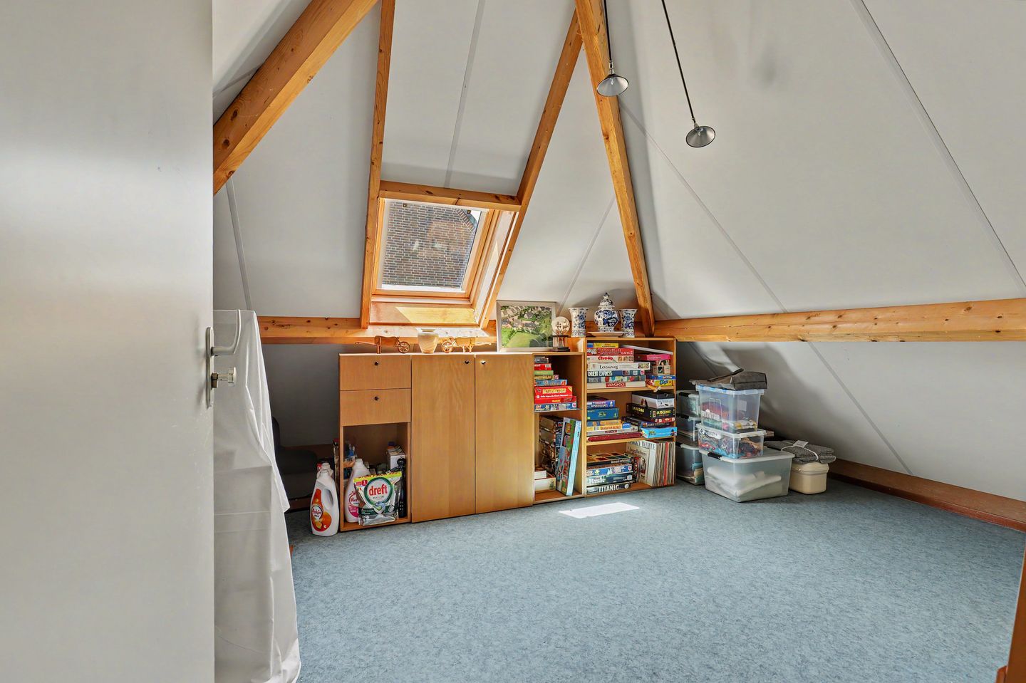 Spacious and Well-Maintained Detached Semi-Bungalow with Stunning Garden in Vlijmen — 34