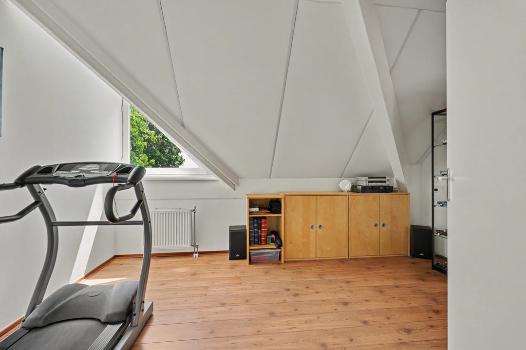 Spacious and Well-Maintained Detached Semi-Bungalow with Stunning Garden in Vlijmen — 31