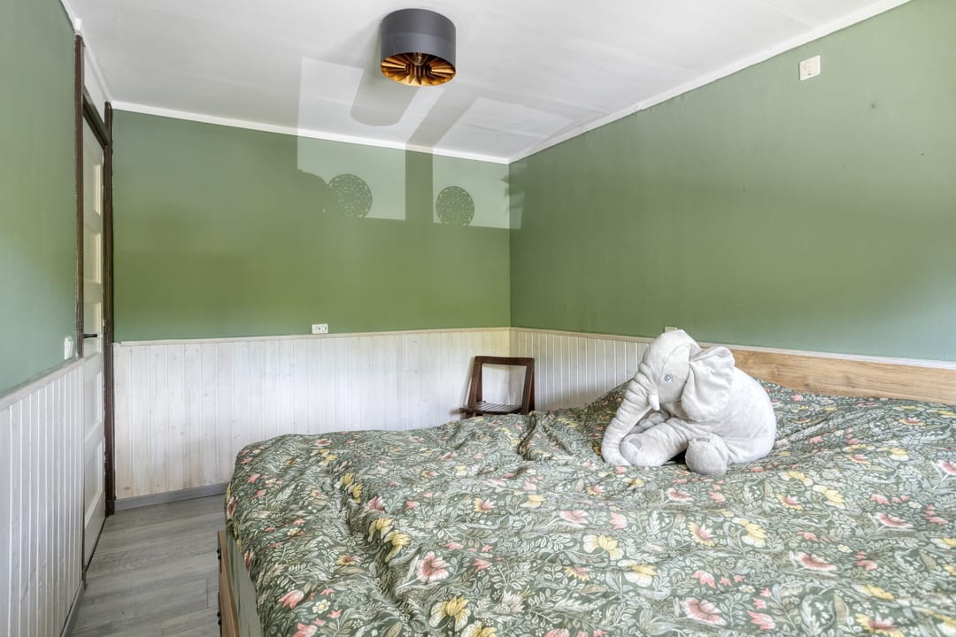 Charming Corner House with Garden and Three Bedrooms — 16