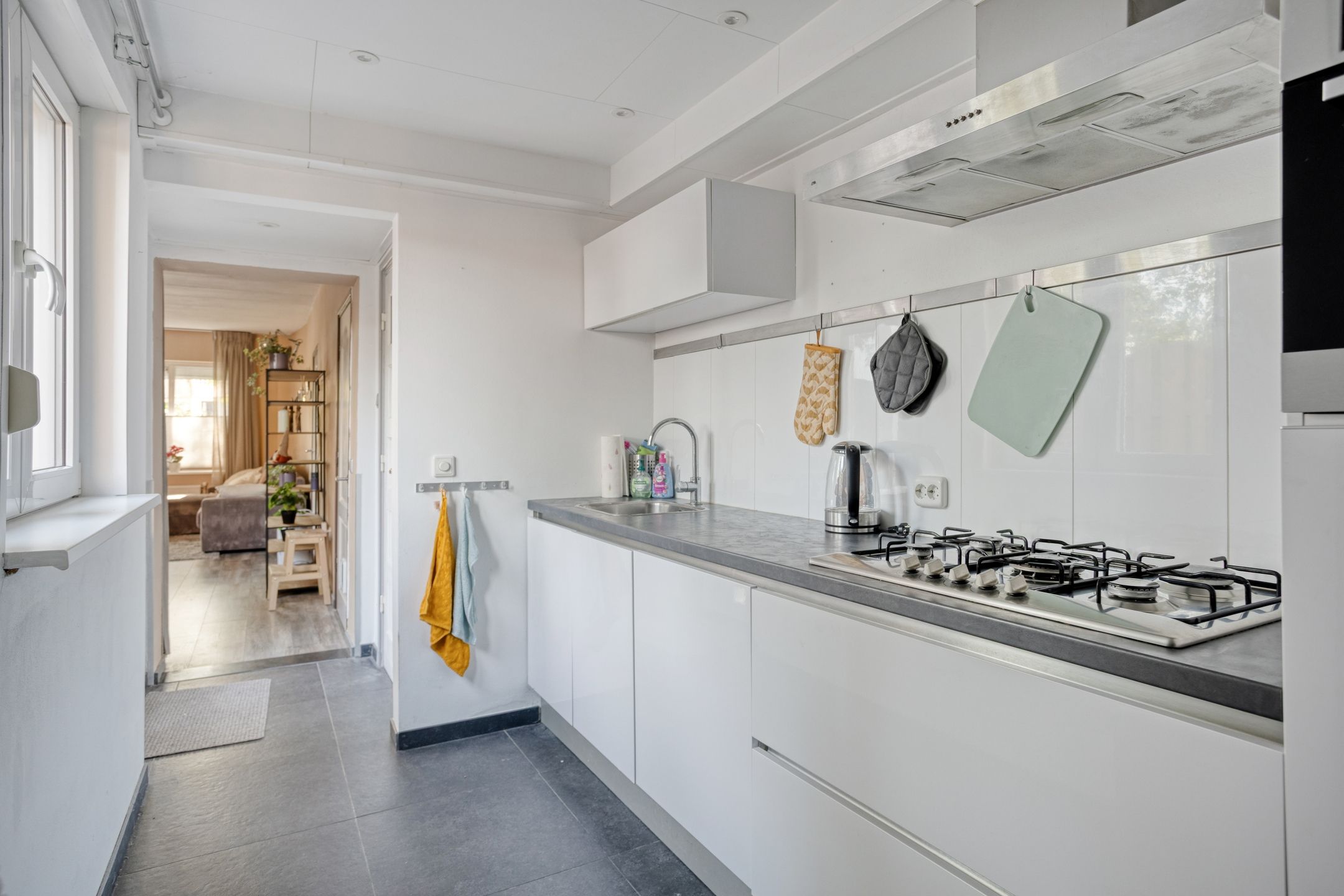 Charming Corner House with Garden and Three Bedrooms — 12
