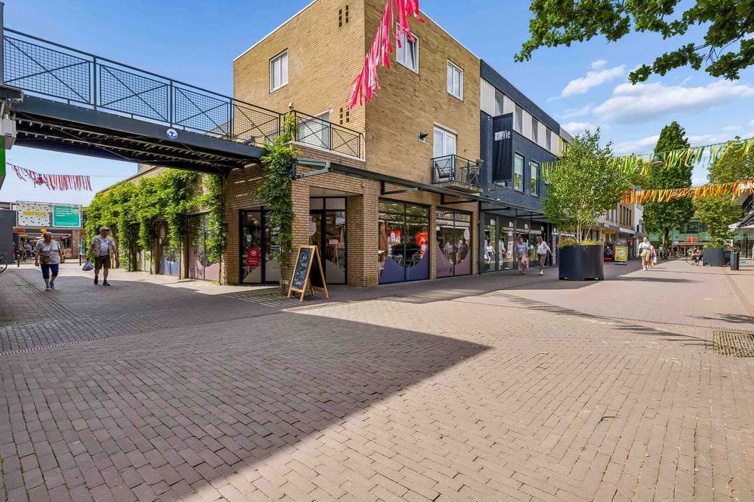 Photo 37 of Galerij 20-A