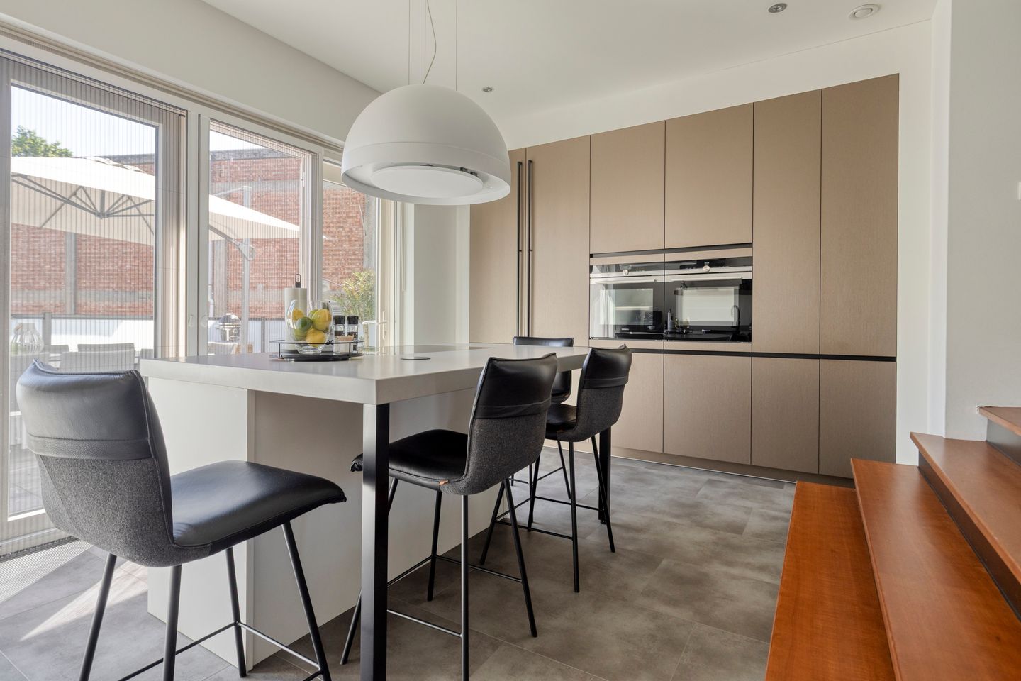 Spacious and Modern Apartment in Hulst Center with Rooftop Terrace and Private Parking — 20
