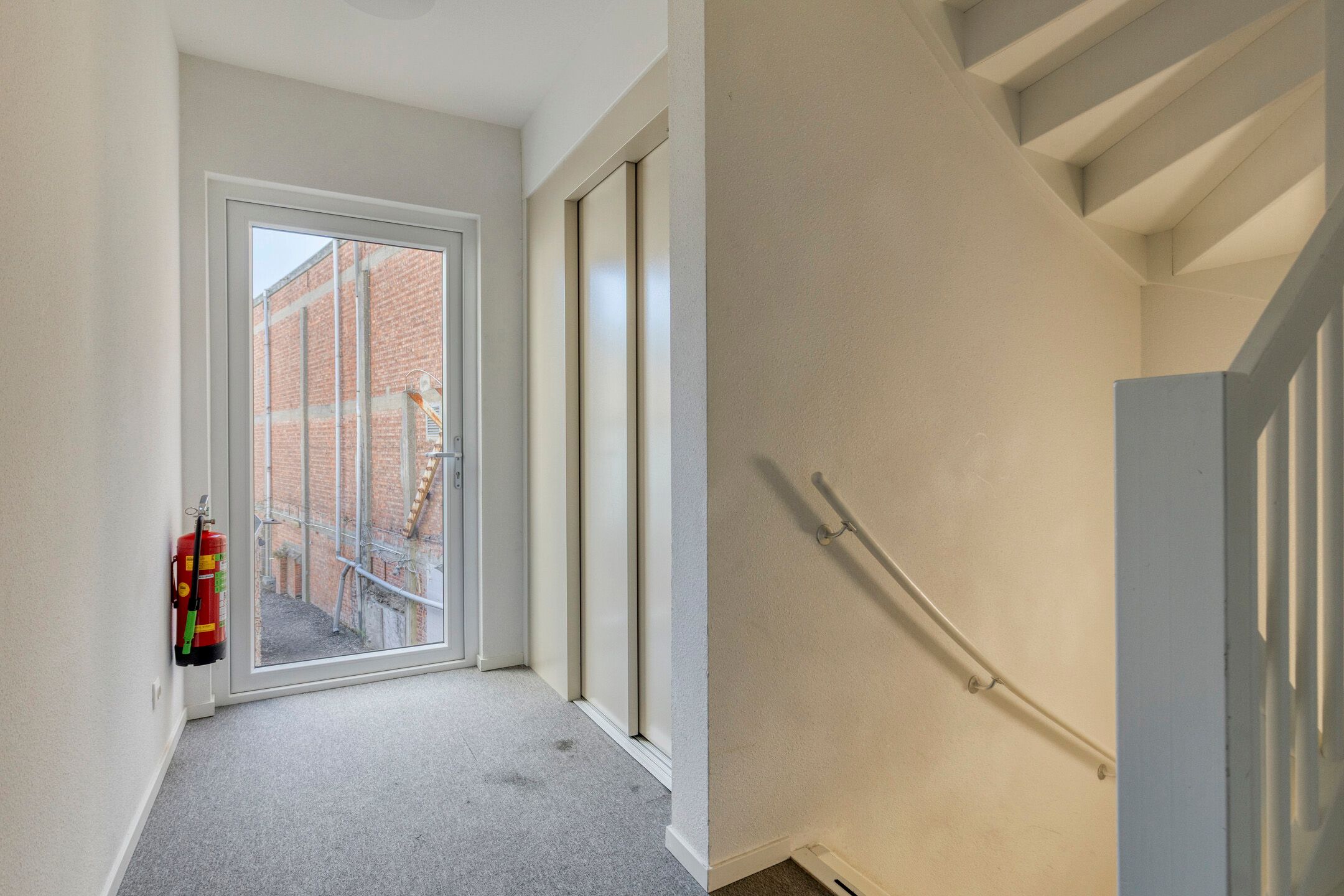 Spacious and Modern Apartment in Hulst Center with Rooftop Terrace and Private Parking — 27