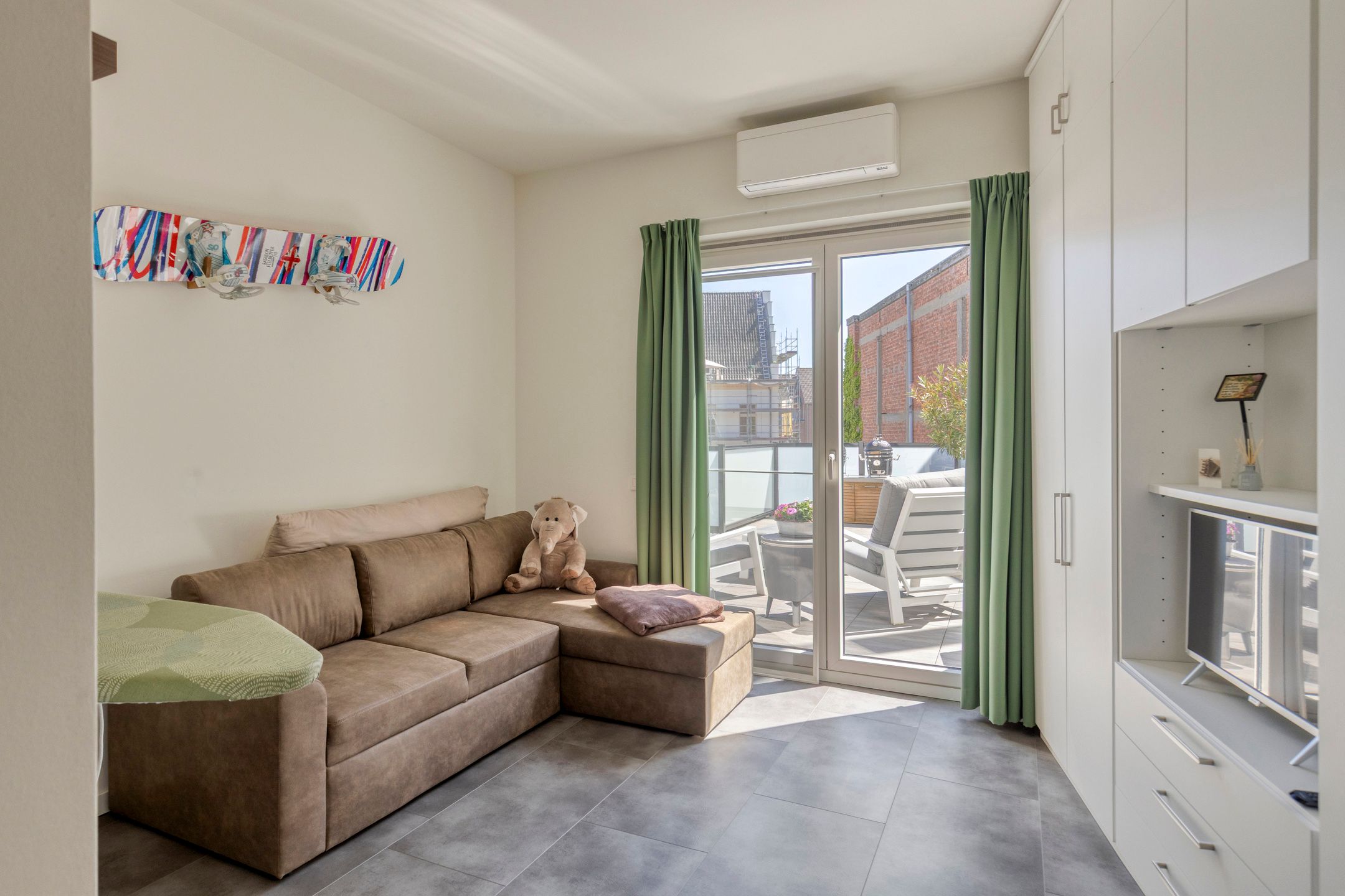 Spacious and Modern Apartment in Hulst Center with Rooftop Terrace and Private Parking — 33