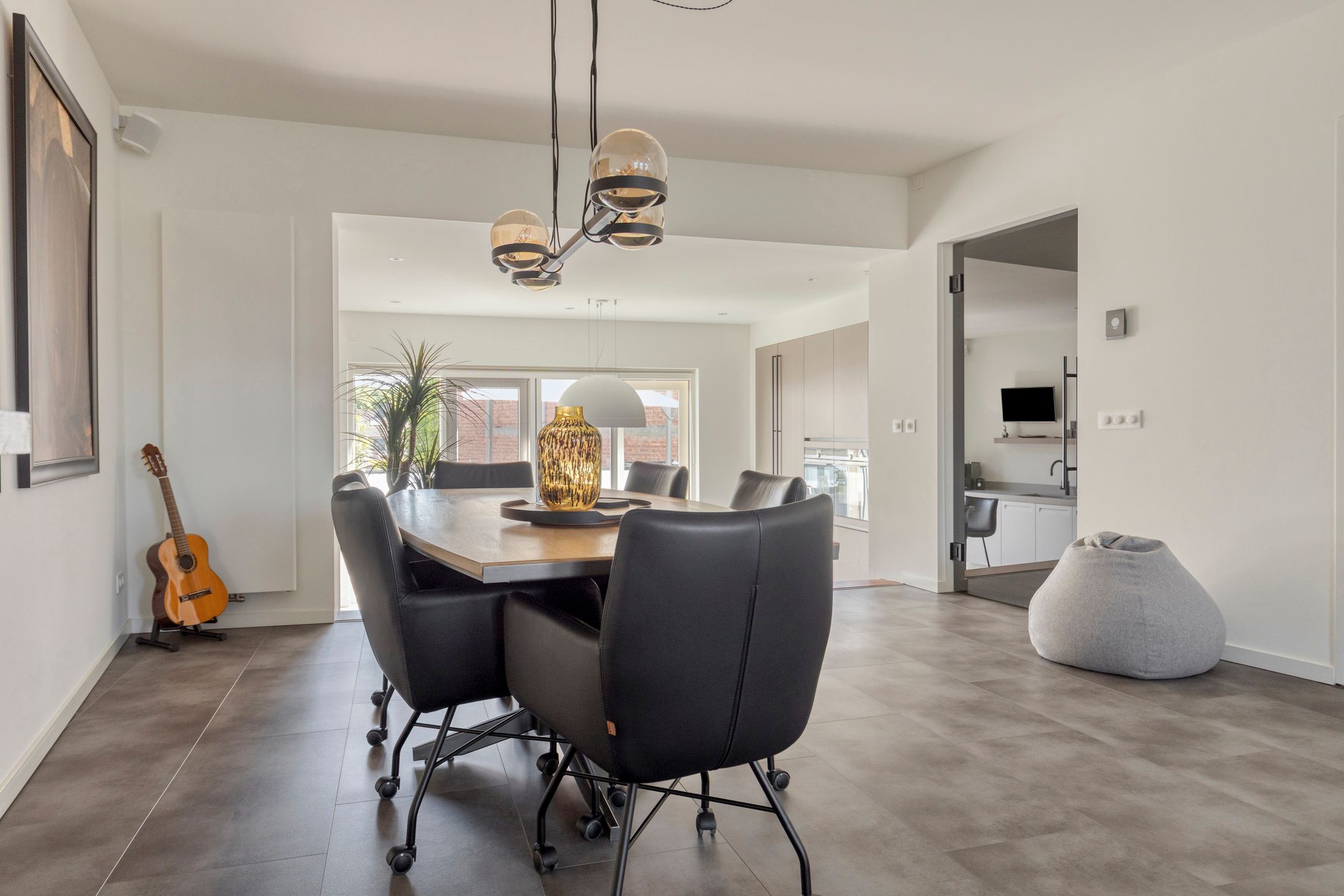 Spacious and Modern Apartment in Hulst Center with Rooftop Terrace and Private Parking — 15