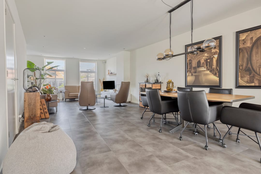 Spacious and Modern Apartment in Hulst Center with Rooftop Terrace and Private Parking — 16