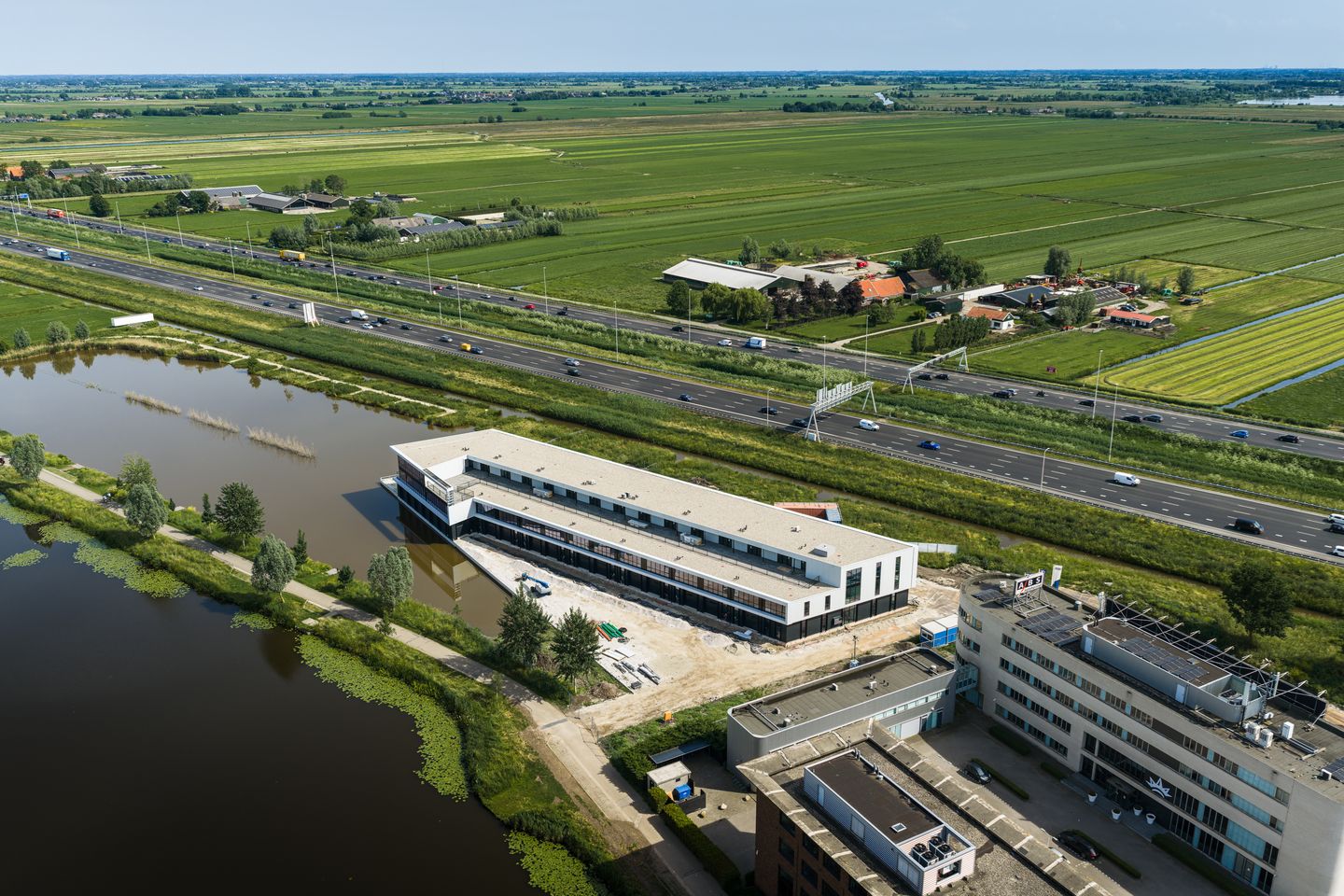 Bekijk foto 2 van Tolnasingel 15