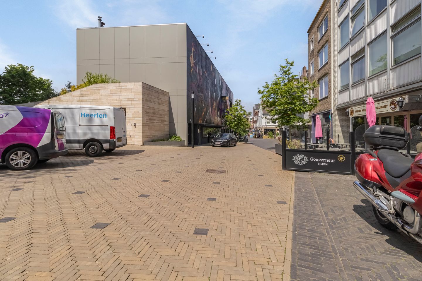 Bekijk foto 2 van Dr. Poelsstraat 17