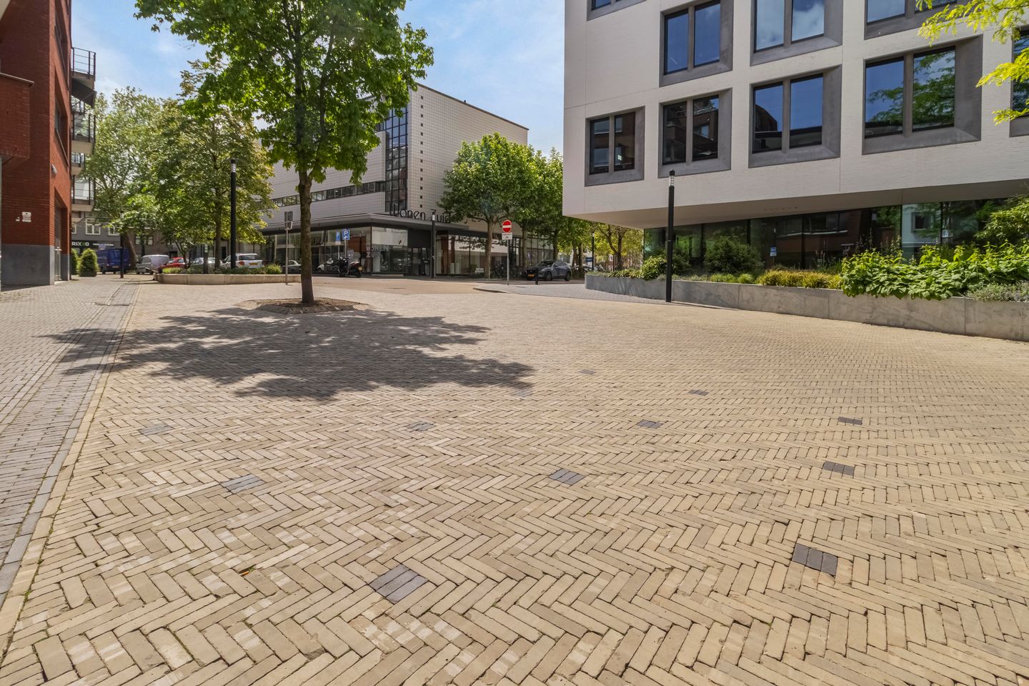 Bekijk foto 3 van Dr. Poelsstraat 17
