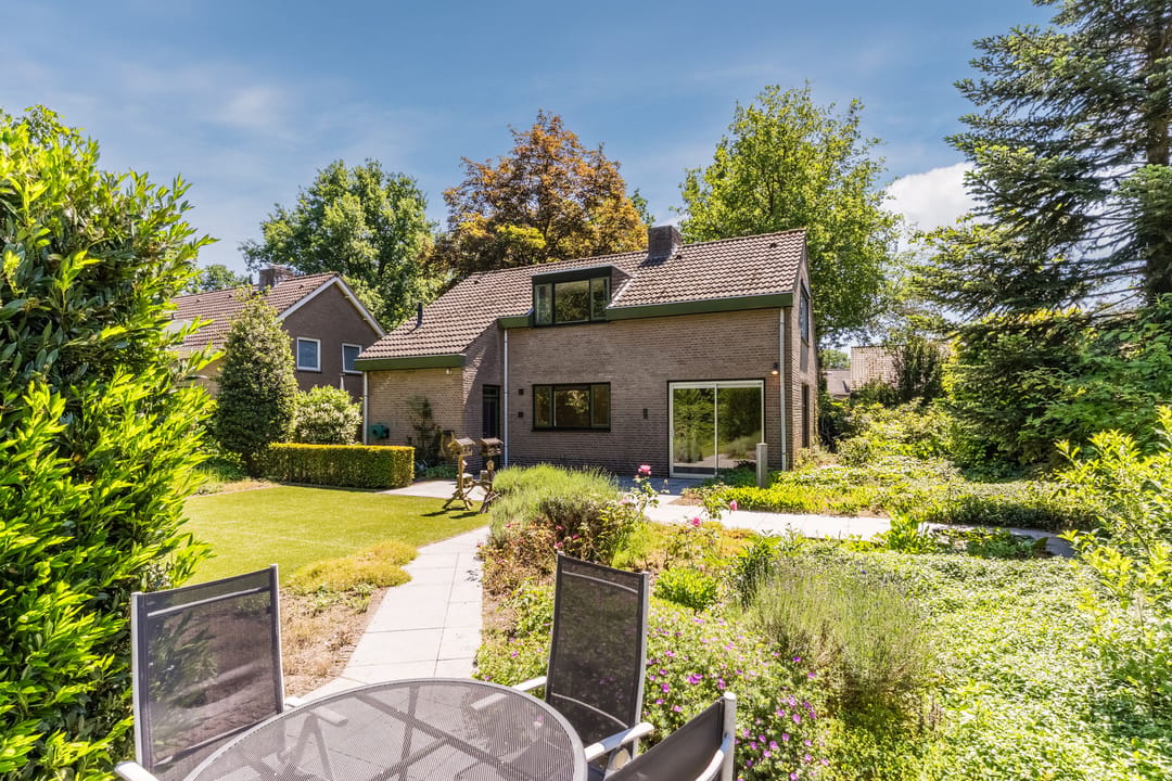 Spacious Detached Villa with Garden Near Forest in Geldrop — 38