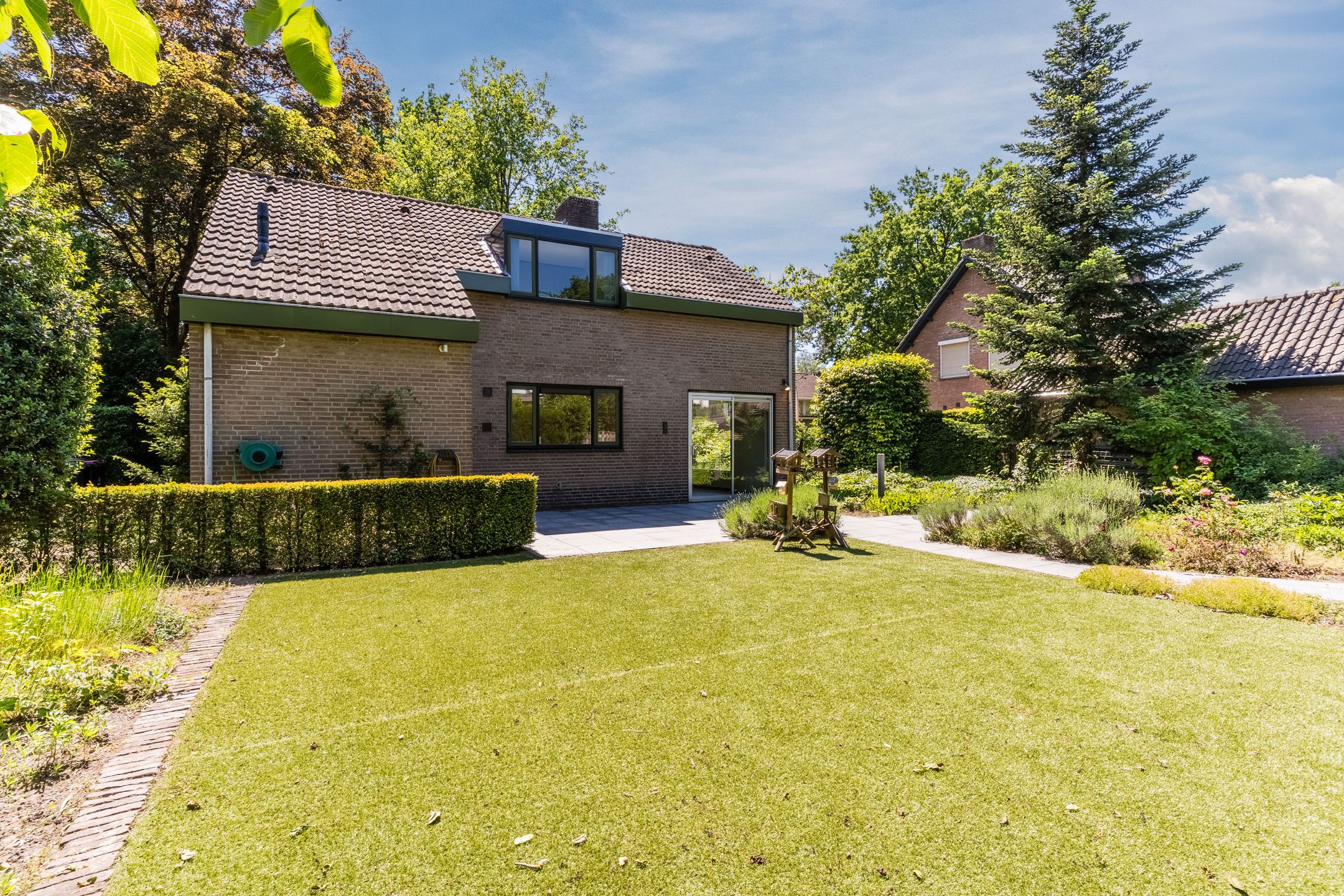 Spacious Detached Villa with Garden Near Forest in Geldrop — 36