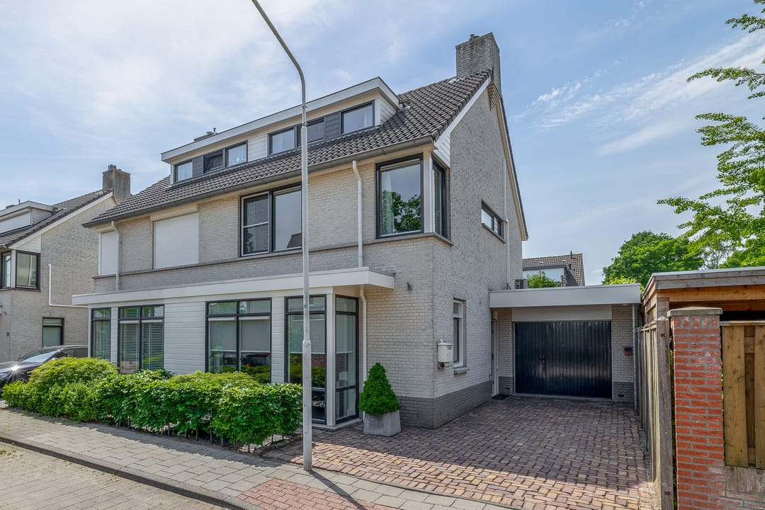 Photo 38 of Maaivelden 35