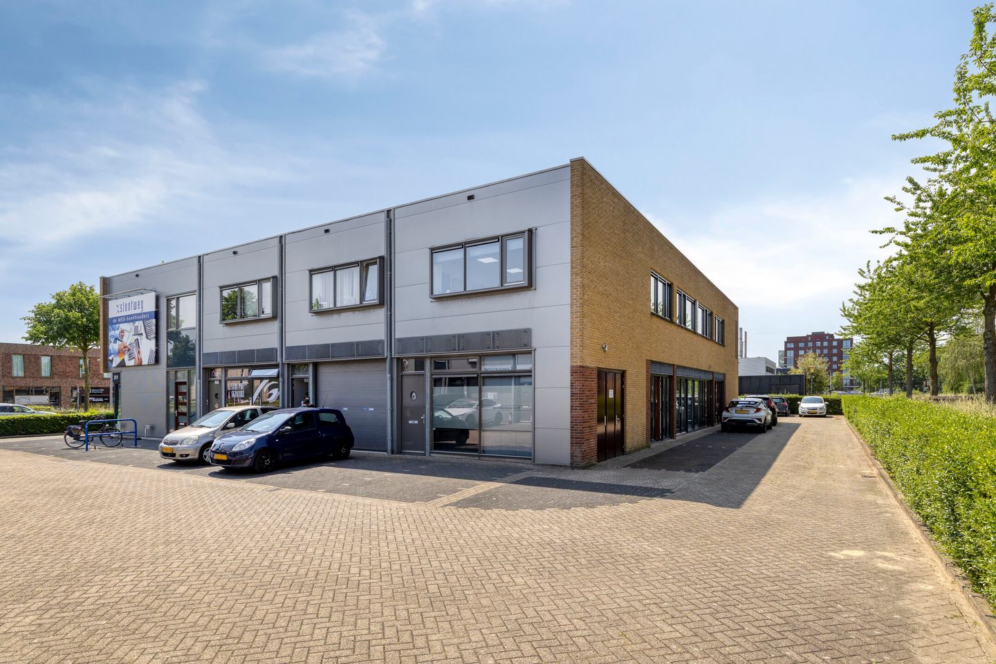 View photo 2 of Willem Dreeslaan 245