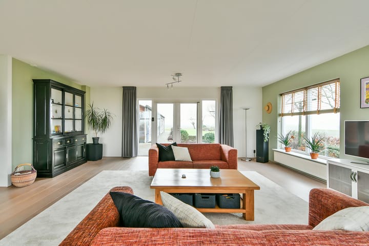 Vrijstaande woning te koop: Hoofdweg 1052, Nieuw-Vennep