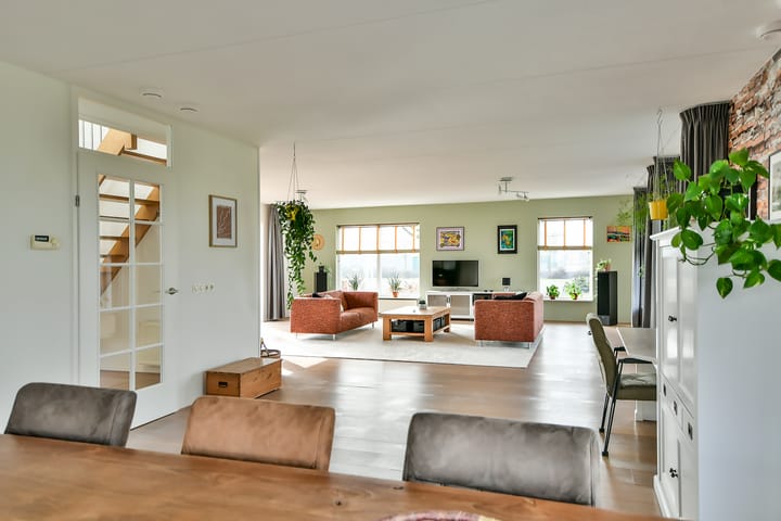 Vrijstaande woning te koop: Hoofdweg 1052, Nieuw-Vennep