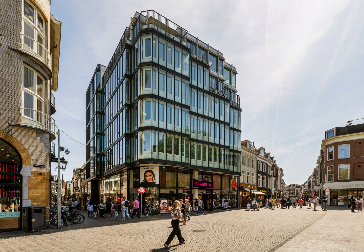 View photo 2 of Drieharingstraat 28