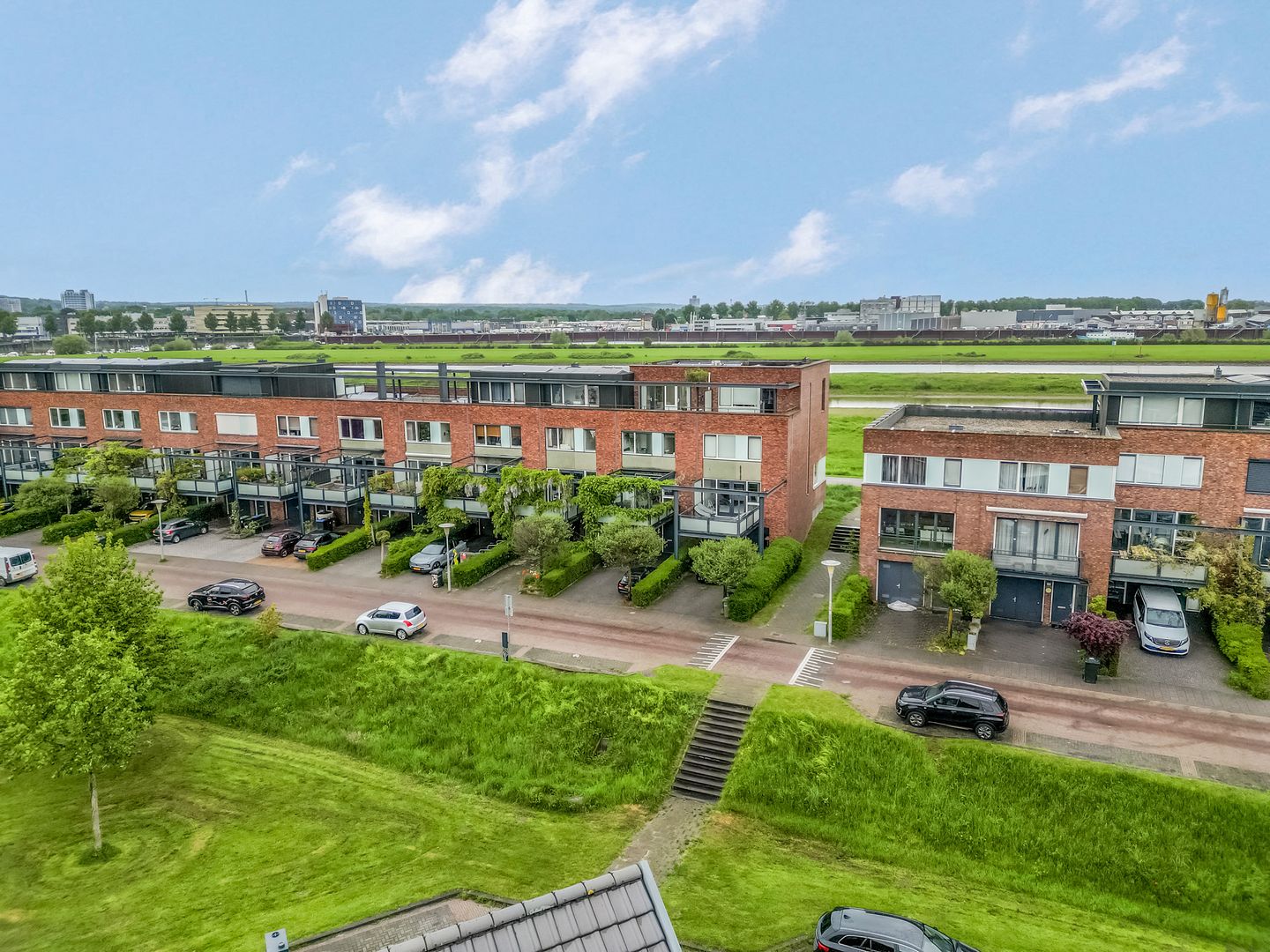 Renovated Dike Villa with Panoramic Rhine Views — 40