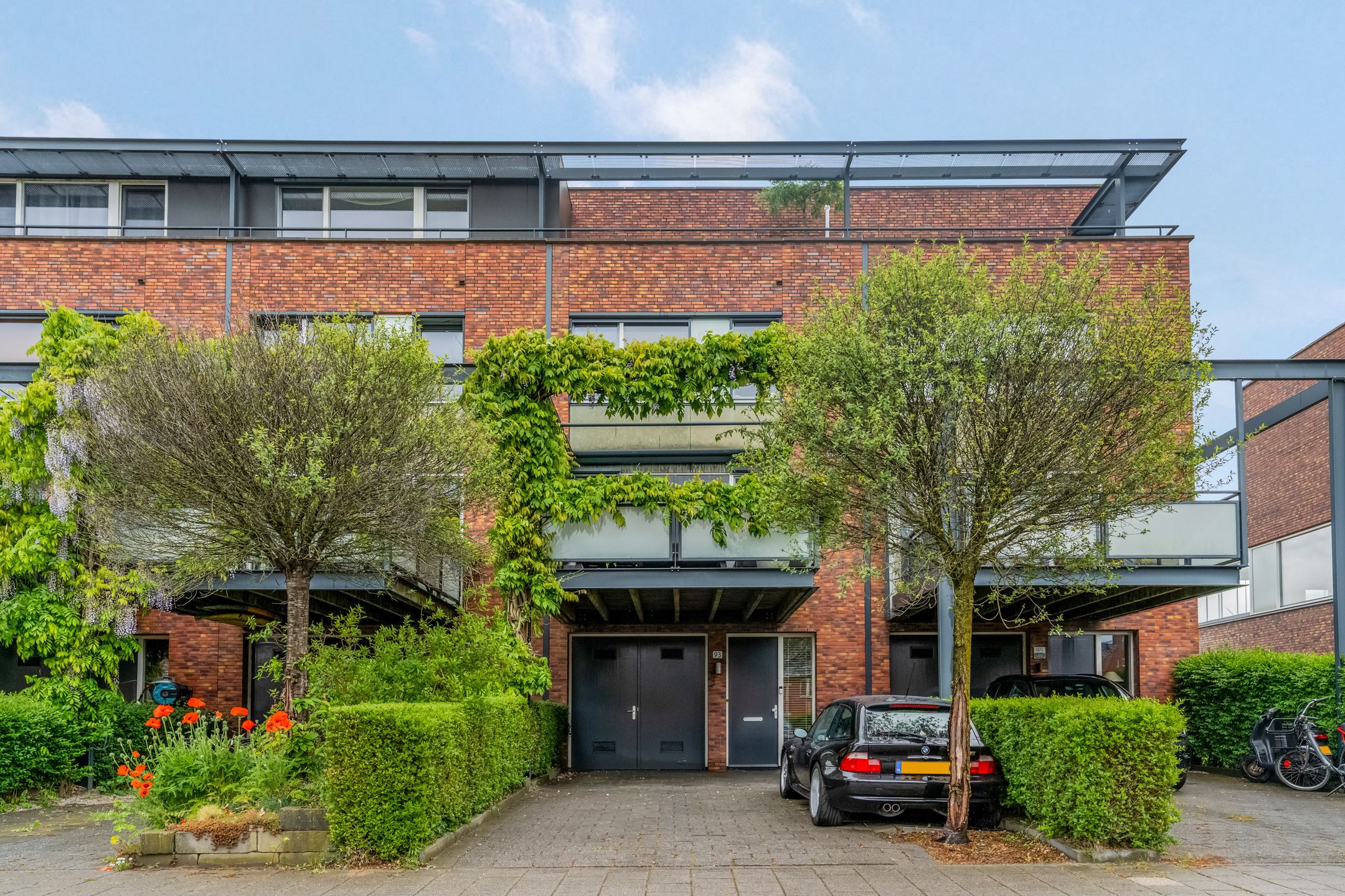 Renovated Dike Villa with Panoramic Rhine Views — 39