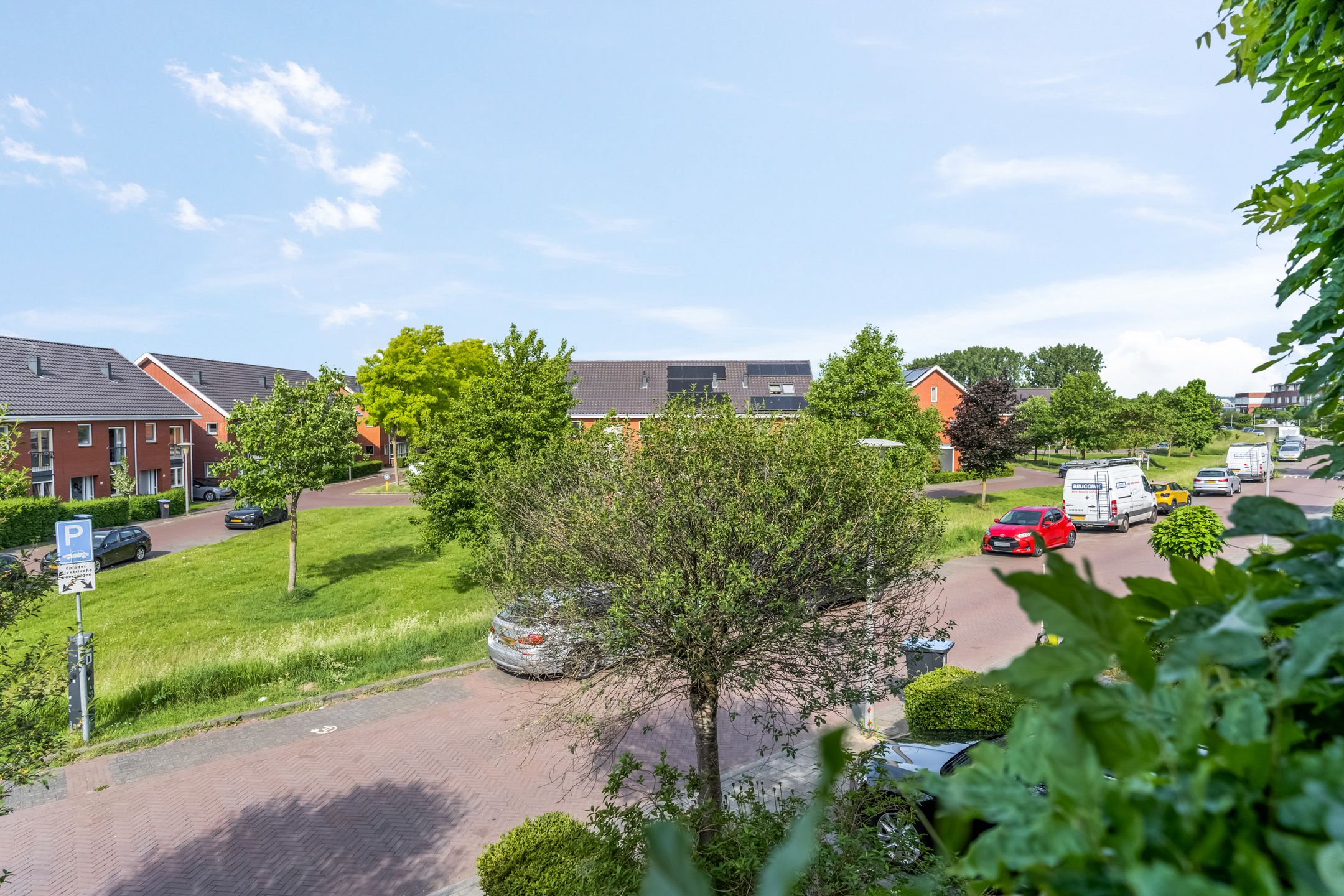 Renovated Dike Villa with Panoramic Rhine Views — 18