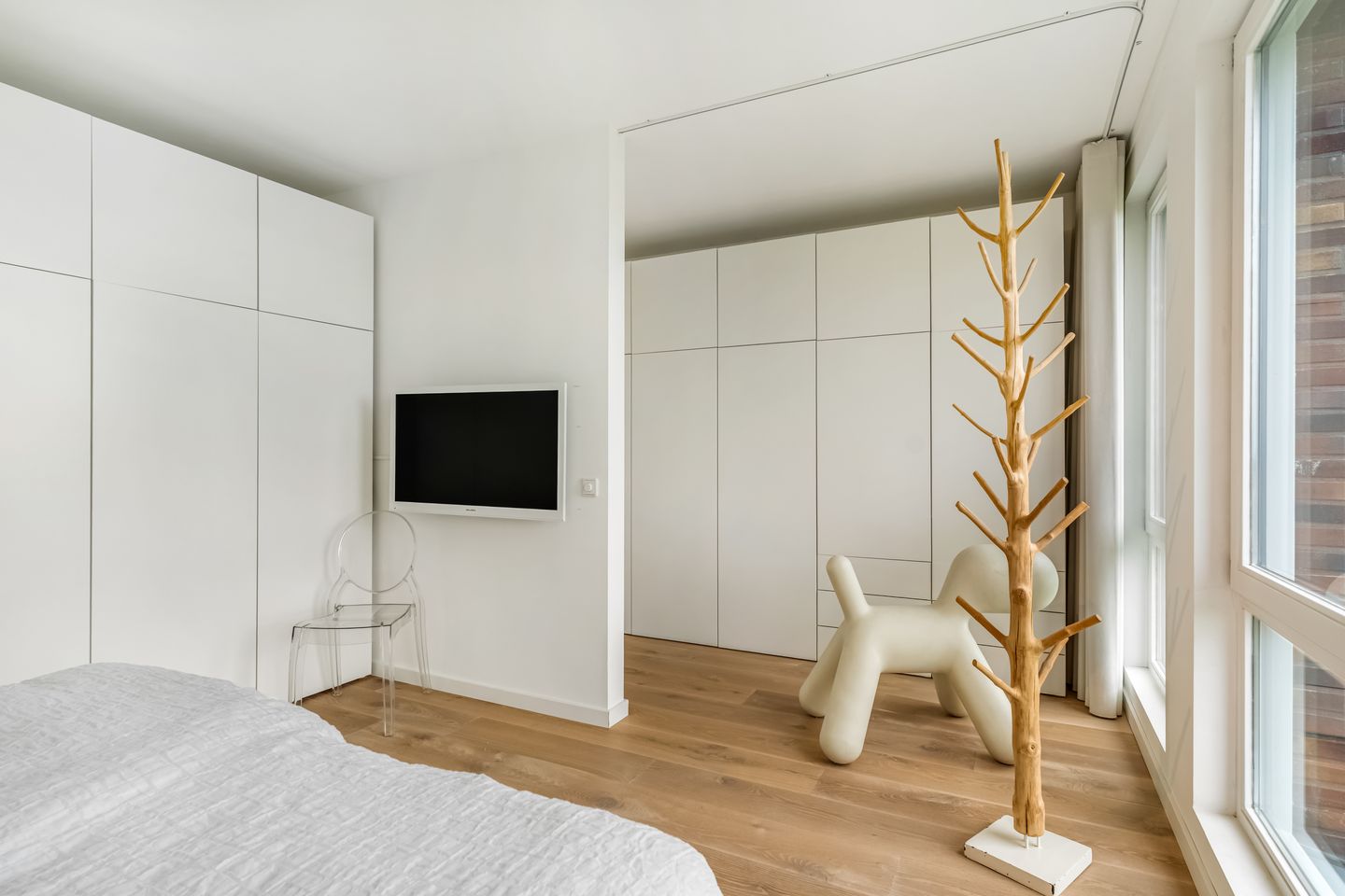Renovated Dike Villa with Panoramic Rhine Views — 35