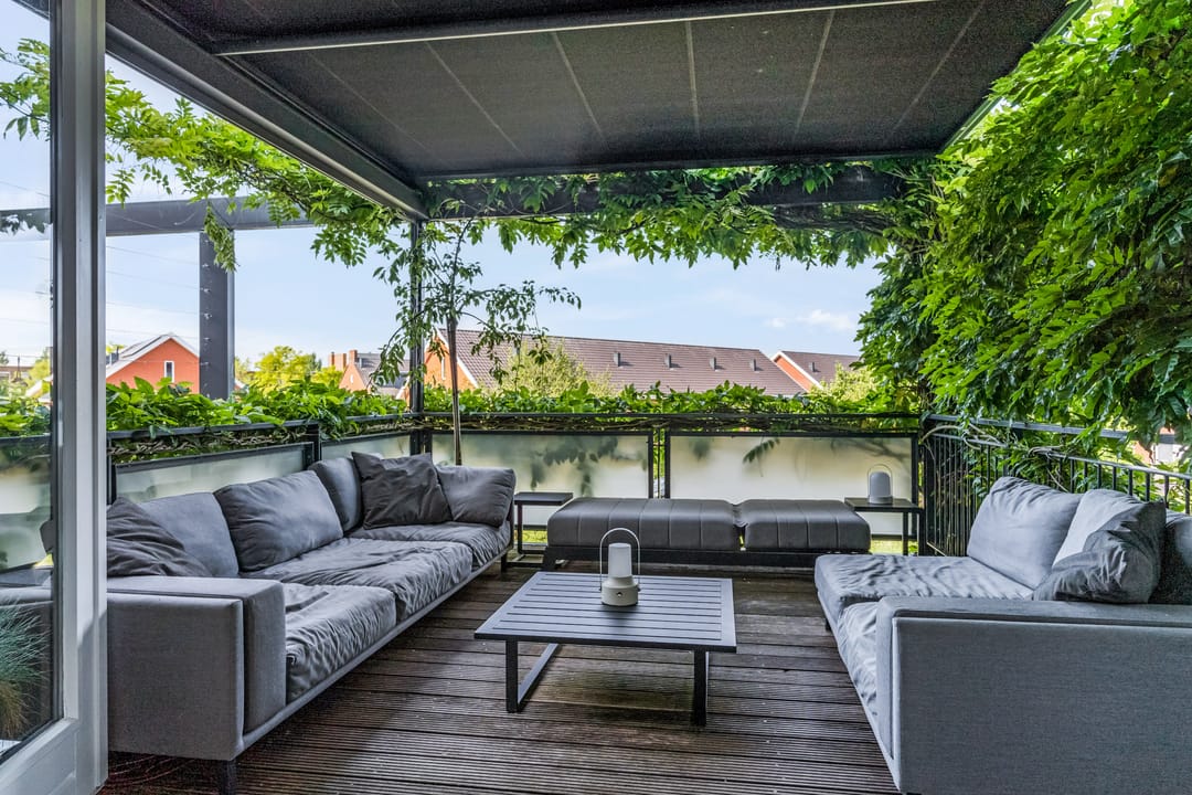 Renovated Dike Villa with Panoramic Rhine Views — 16