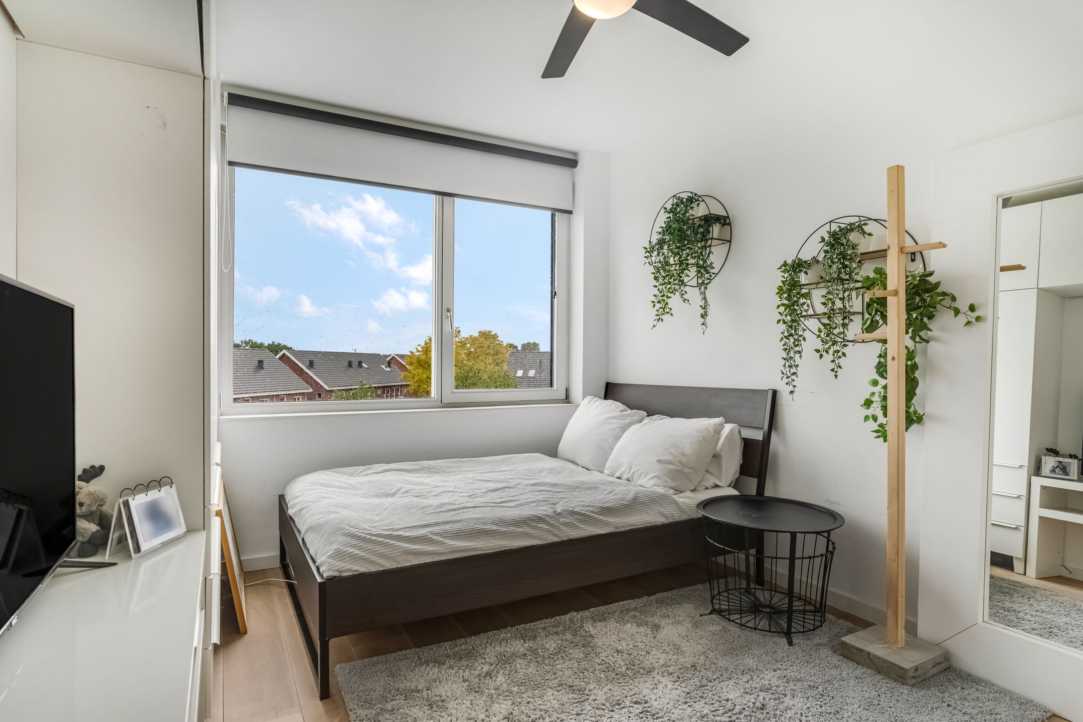Renovated Dike Villa with Panoramic Rhine Views — 24