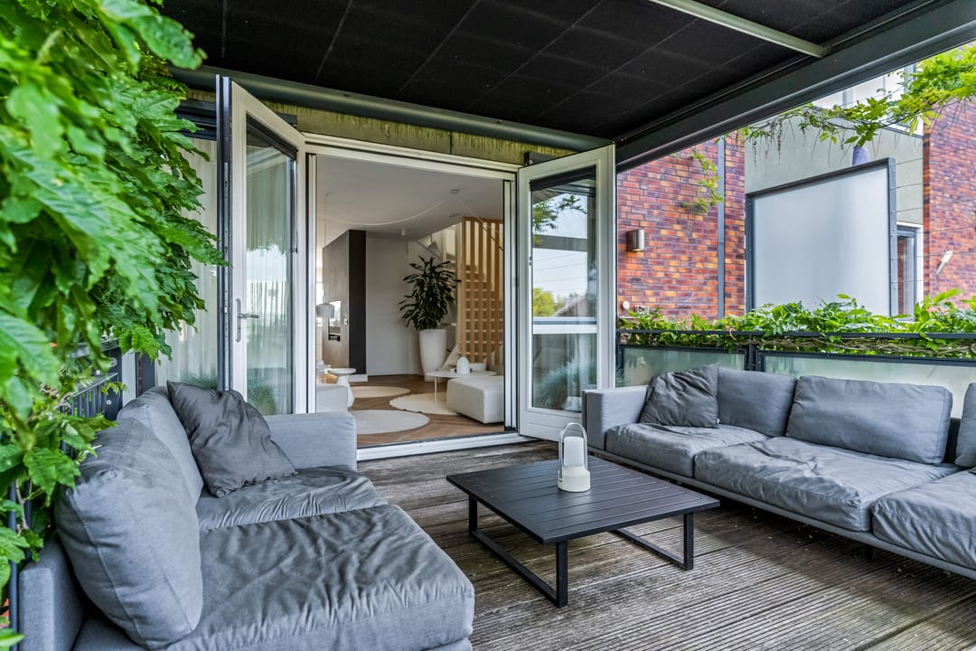 Renovated Dike Villa with Panoramic Rhine Views — 17