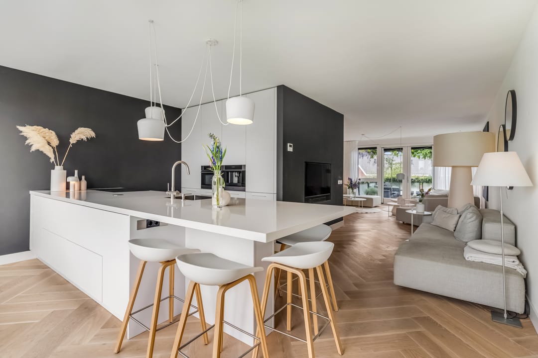 Renovated Dike Villa with Panoramic Rhine Views — 7