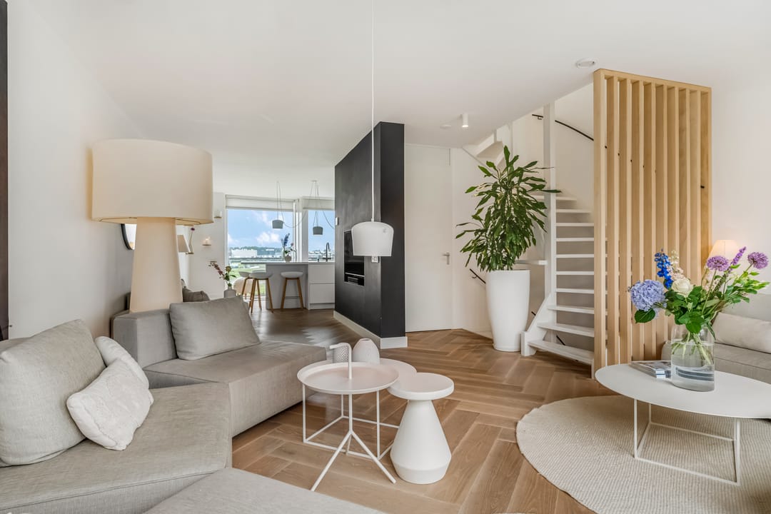 Renovated Dike Villa with Panoramic Rhine Views — 13