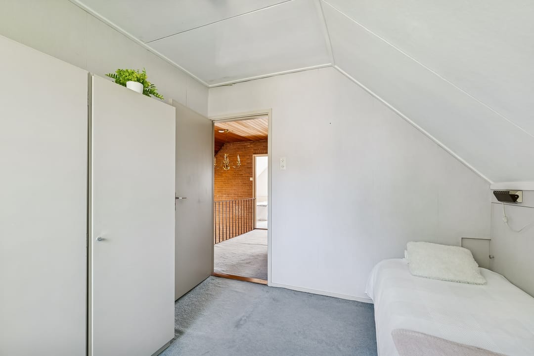 Detached Family Home with Large Garden and Rural Views in Schalkwijk — 28