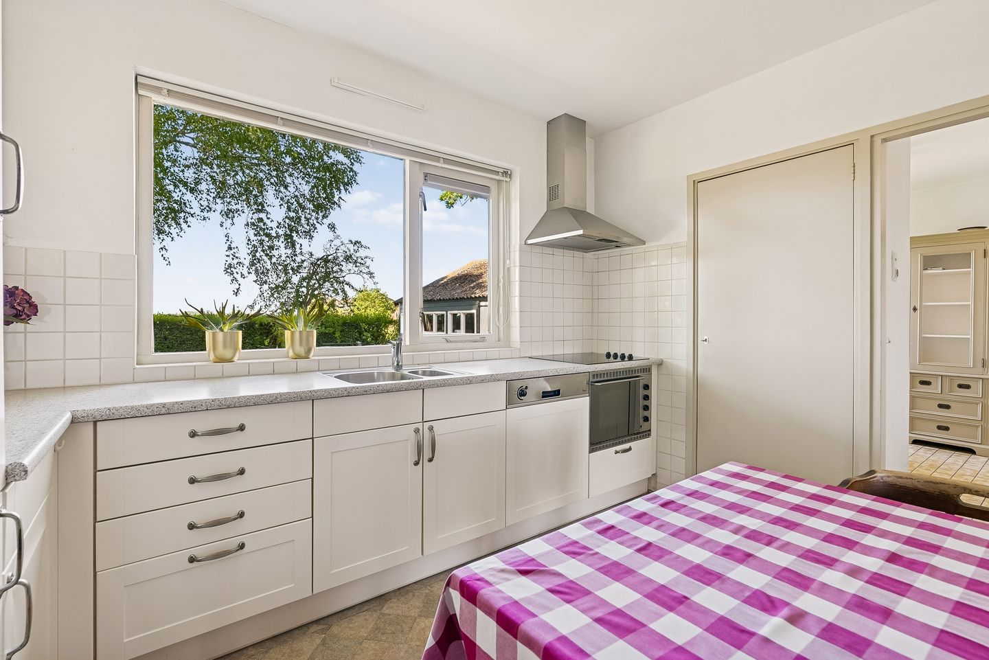 Detached Family Home with Large Garden and Rural Views in Schalkwijk — 14