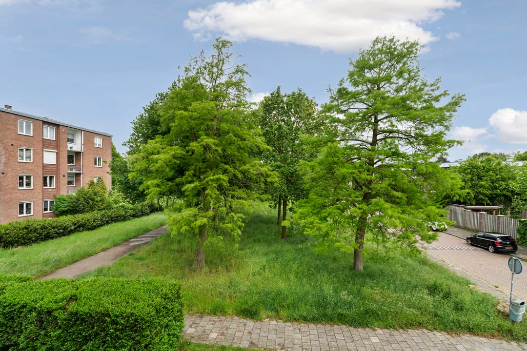 Spacious Move-in Ready Apartment with Two Balconies and Private Storage in Nijmegen — 37