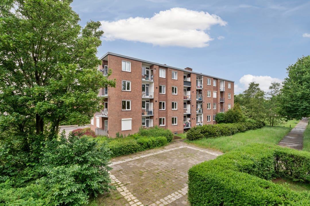 Spacious Move-in Ready Apartment with Two Balconies and Private Storage in Nijmegen — 26
